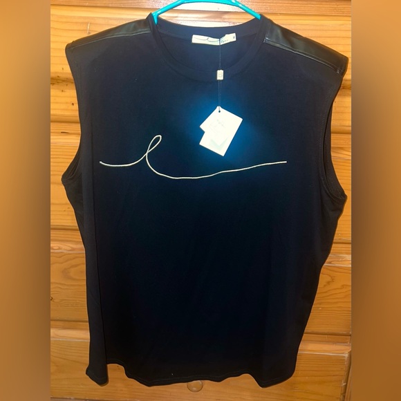 ByEgreis - XL-Woman Black Tank with shoulder pad. - Picture 2 of 4